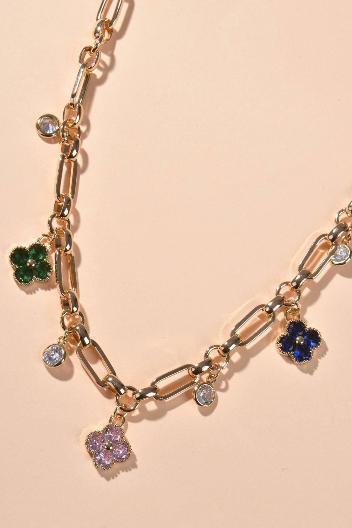 Piggu İthal Ucu Çiçek Taşlı Kolye