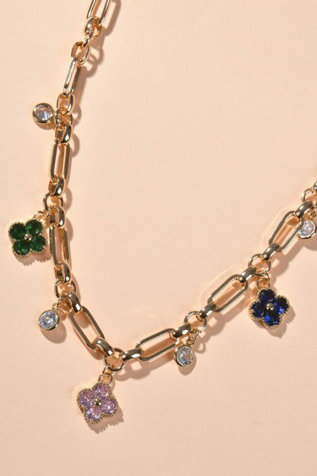 Piggu İthal Ucu Çiçek Taşlı Kolye