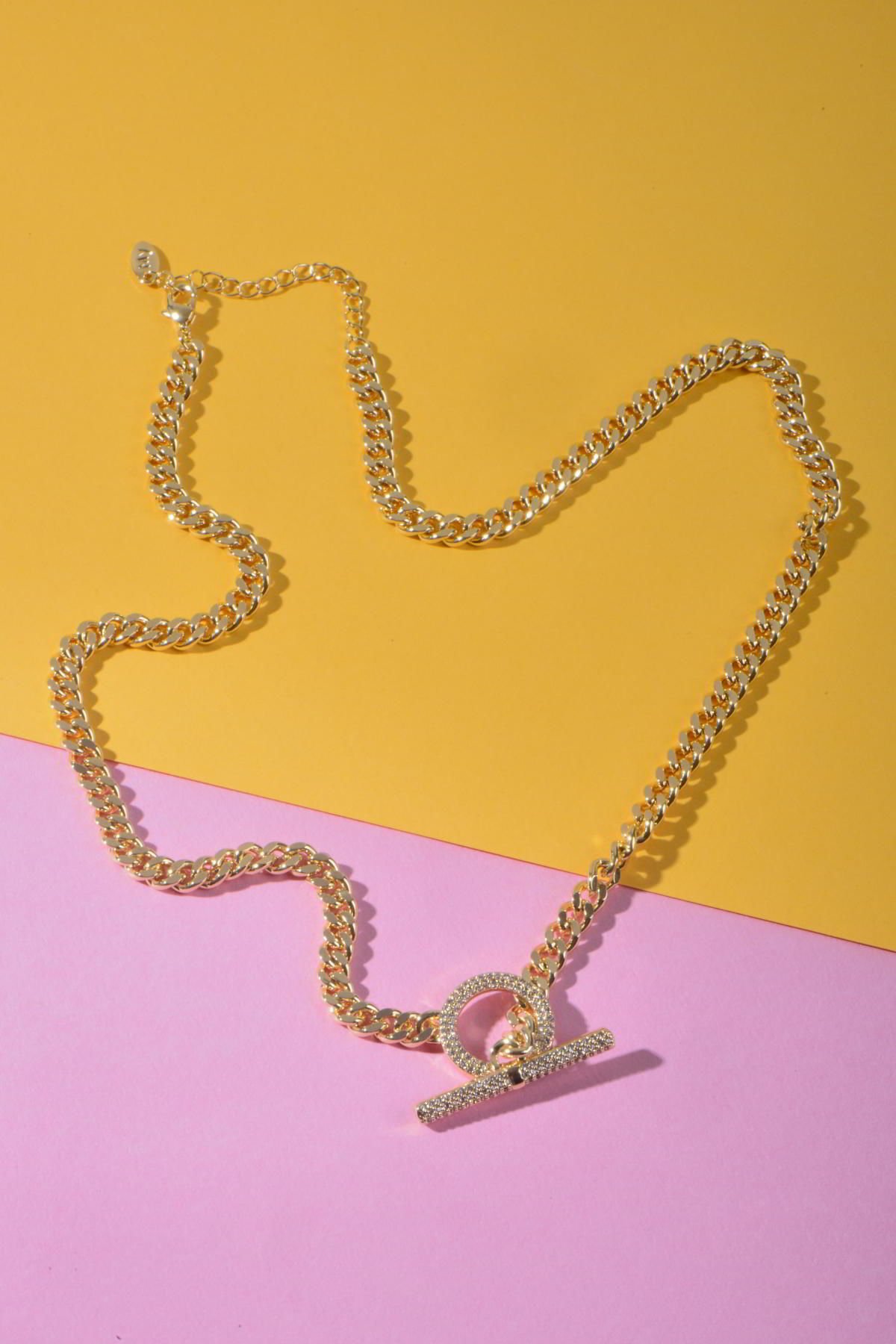 Piggu Daire ve Çubuk Detaylı Kolye