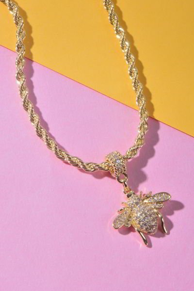 Piggu Bee Is A Hero Kolye