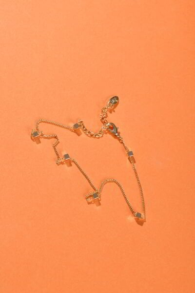 Piggu Noir Glow Anklet