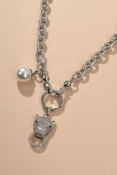 Piggu Kaplan Figürlü İncili Zincir Kolye Gümüş Rengi